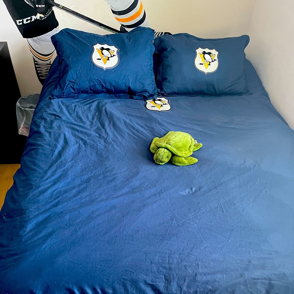 Navy Pittsburg Penguins Queen Duvet Cover and shams Pottery Barn Teen